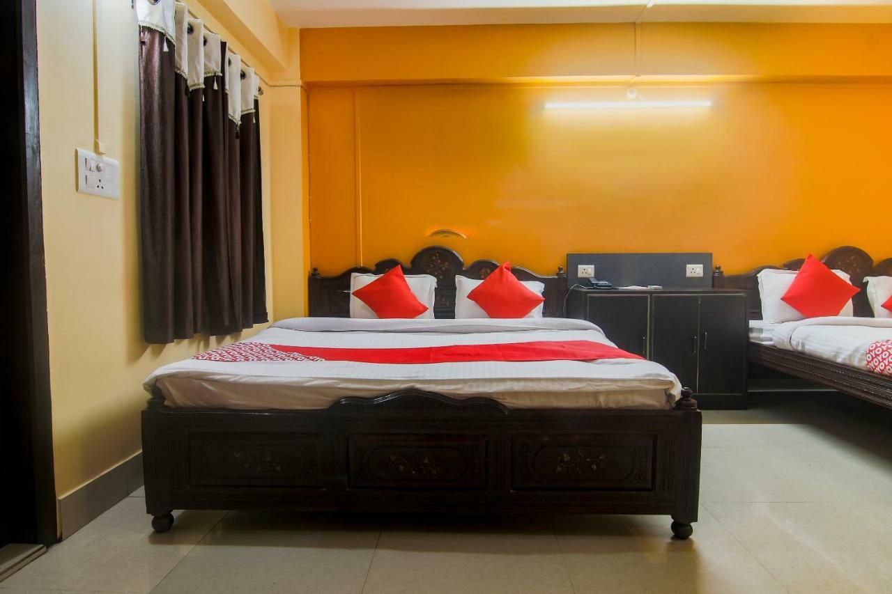 Oyo Dayal Residency Tezpur Buitenkant foto
